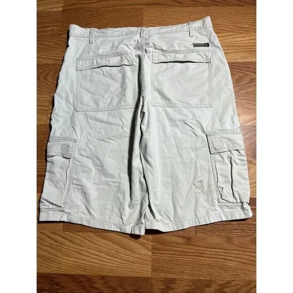 Vintage 90s Levi’s L2 Cargo Khaki Shorts - Picture 4 of 8